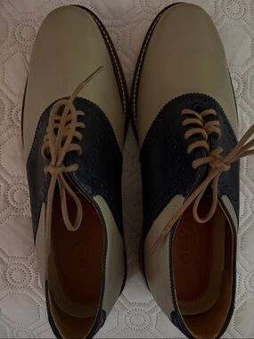 Orvis Two-Tone Saddle Oxfords in Navy and Cream with Tan Laces